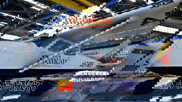 Asobo Cessna 172SP Skyhawk G1000 & Classic Drukair "A5-RGR" (Fictional) - for Microsoft Flight Simulator