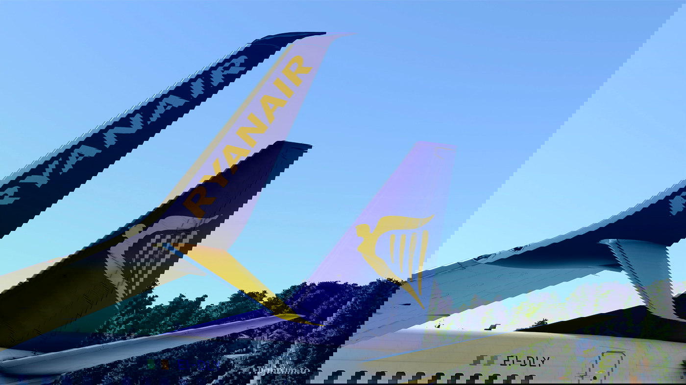 PMDG 737800 Ryan Air SSW (EIDLY) Double Pack Clean and Weathered