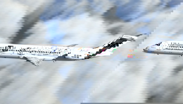 Scandinavian Airlines (SAS) '94 Winter Olympics Special (LN-RLR) Fly Maddog X MD82 - 8K - for Microsoft Flight Simulator